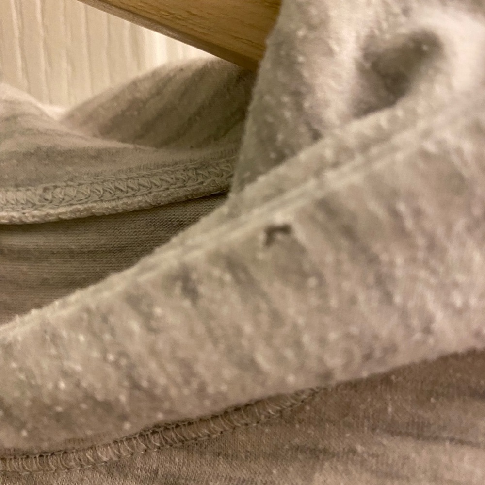 Light Old navy hoodie - very light grey/white - Picture 3 of 4